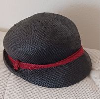 Chapeau type casquette en paille noir avec liseré rouge, t.M
