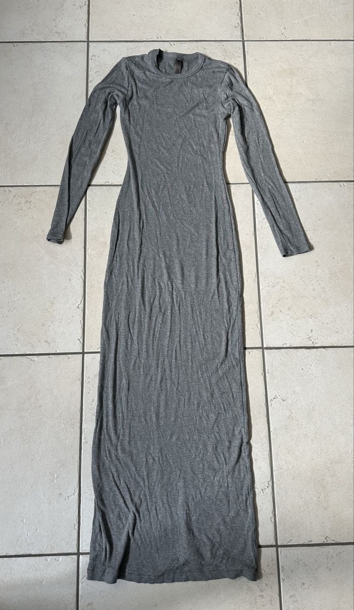 Skims Vestiti: Skims Kleid – Nuovo (secondo la descrizione) da Ipsach venduto da ale_v82h