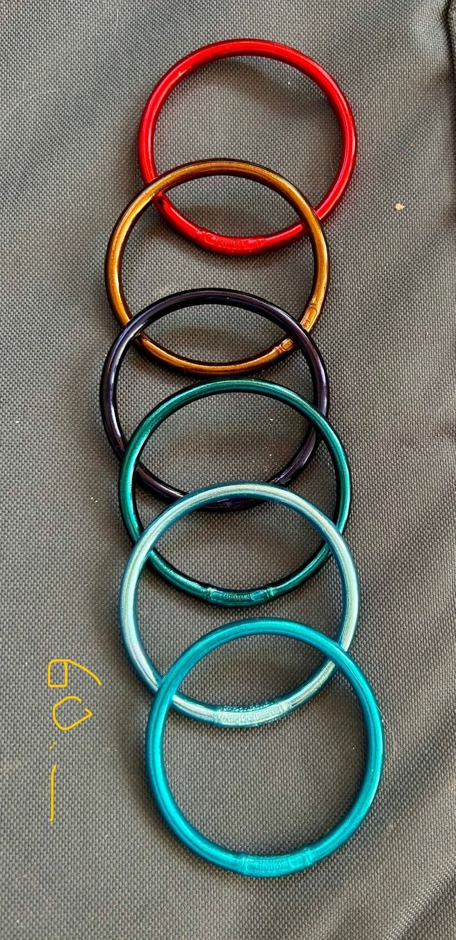 Bracelets: Bracelets bouddhistes Ikita – Neuf avec emballage d'origine à ANIèRES par feuillette 2
