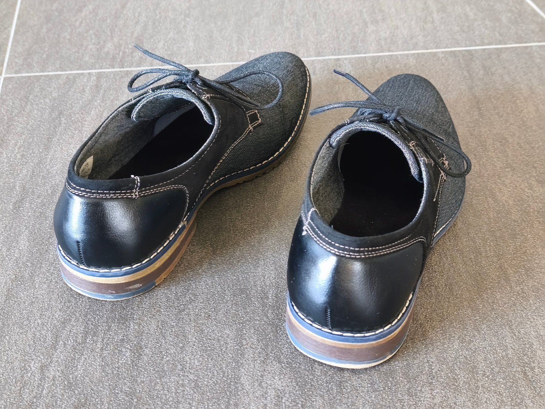 Scarpe da uomo: Schwarze Halbschuhe - Grösse 44 – Usato da Jegenstorf venduto da Juchlistock 2