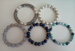 5 Armbänder Handarbeit 