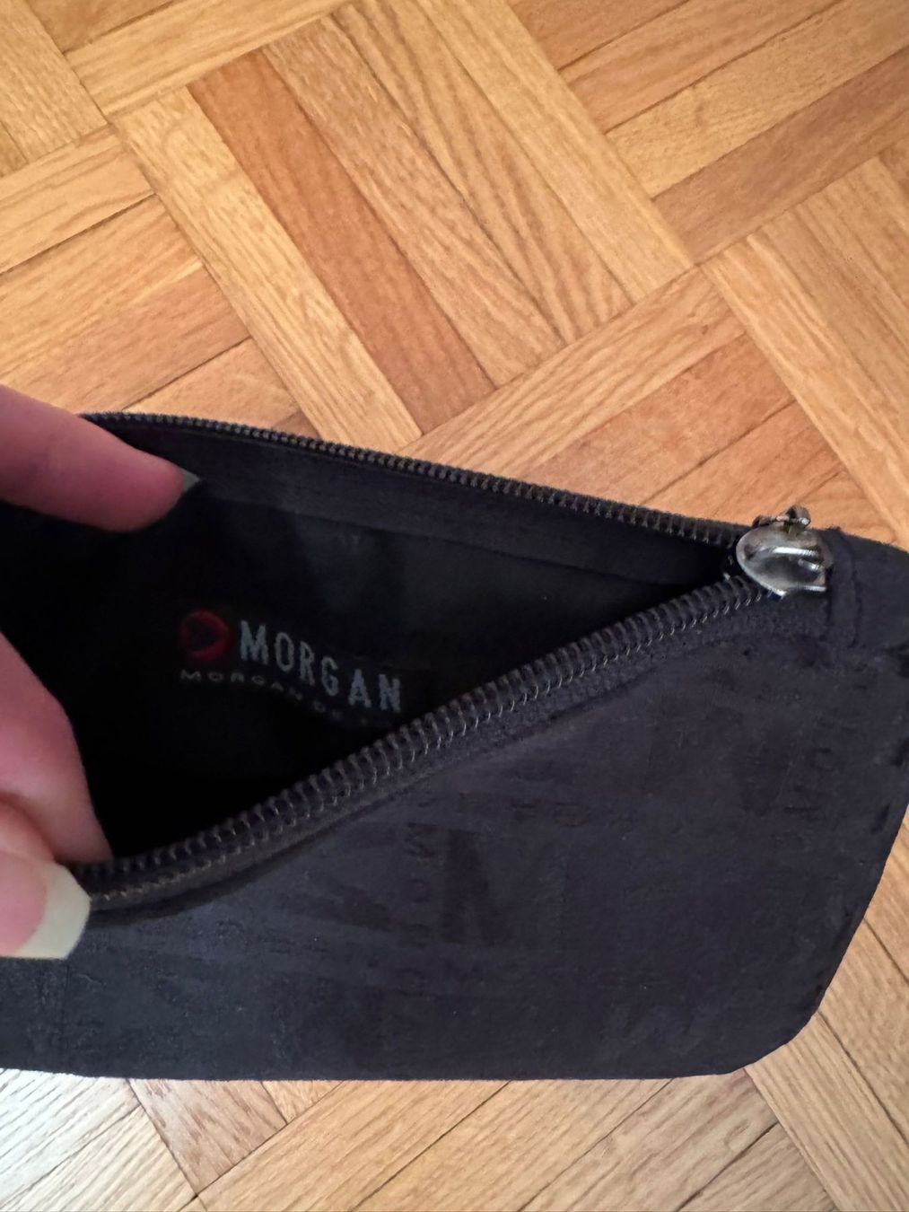 Custodie per cosmetici: NEW - Black Pouch MORGAN DE TOI – Nuovo (secondo la descrizione) da Zürich venduto da aygo_a 2
