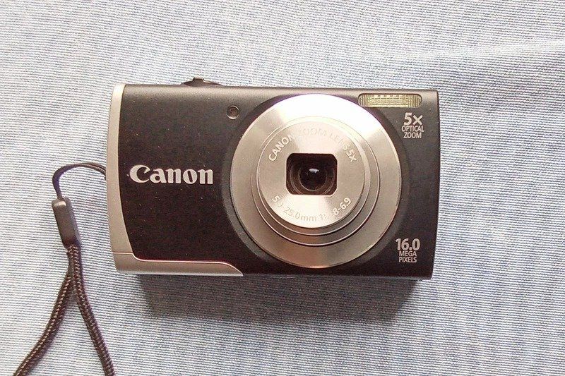 Canon Fotocamera: Canon Power Shot A2600 16.0MP – Usato da Reinach BL venduto da colmarer 1