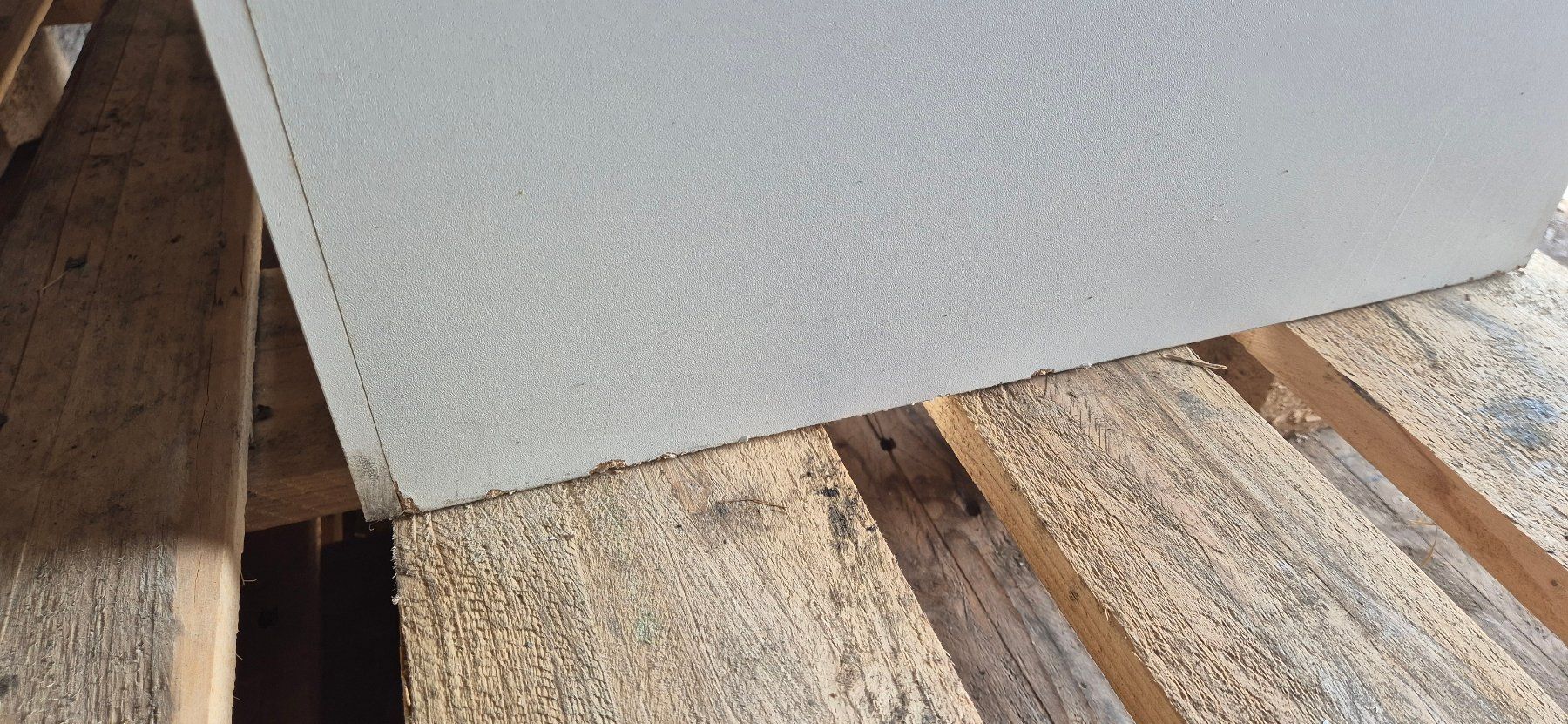 Guardaroba: Weisse Garderobe in schlichtem Design – Usato da Winterthur venduto da Teletoby 3