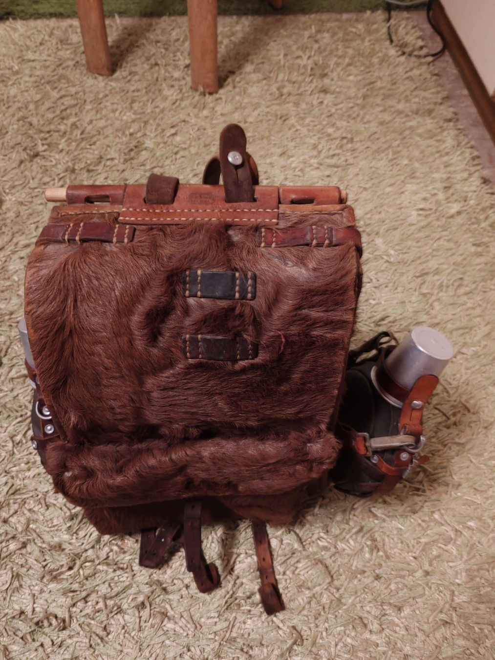 Schweizer Armee Zaini: Rucksack Leder Fell mit Bechern Ed. Dunke Melide 1942 – Usato da Wila venduto da neu_s8qs 1