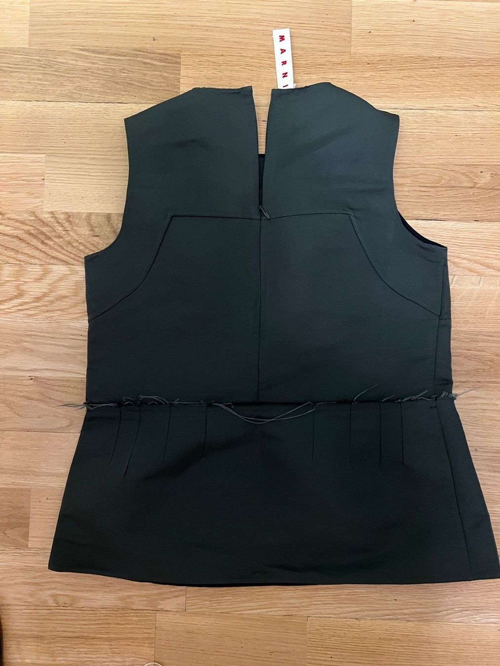 Completi & Tailleur: MARNI Set Anzug Suit Shorts Top Gr 40 – Usato da Ebmatingen venduto da dartim 4