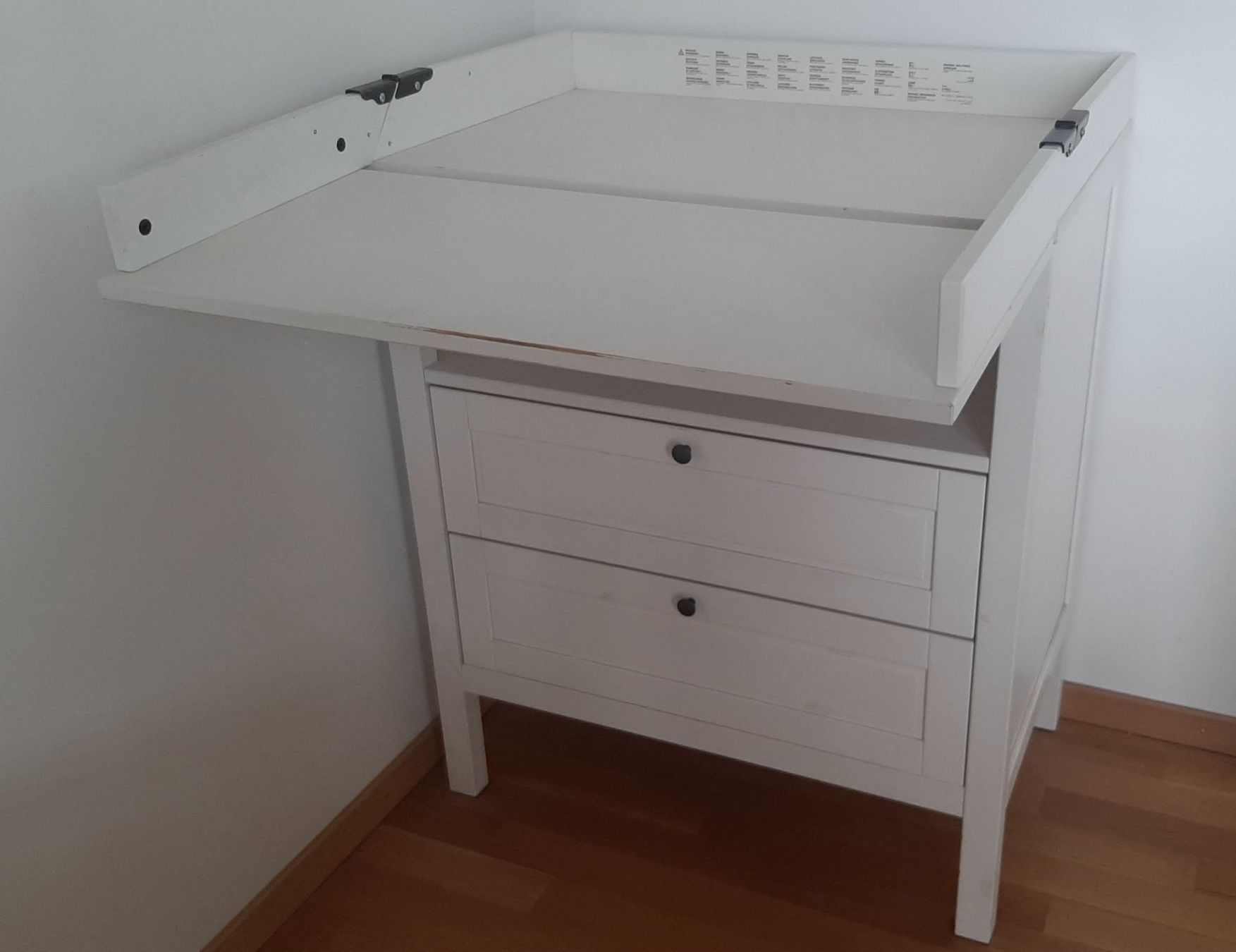 Ikea Wickeltisch & Zubehör: Table à langer Ikea Sundvik – Gebraucht aus Plan-les-Ouates von jul_5ggd 1