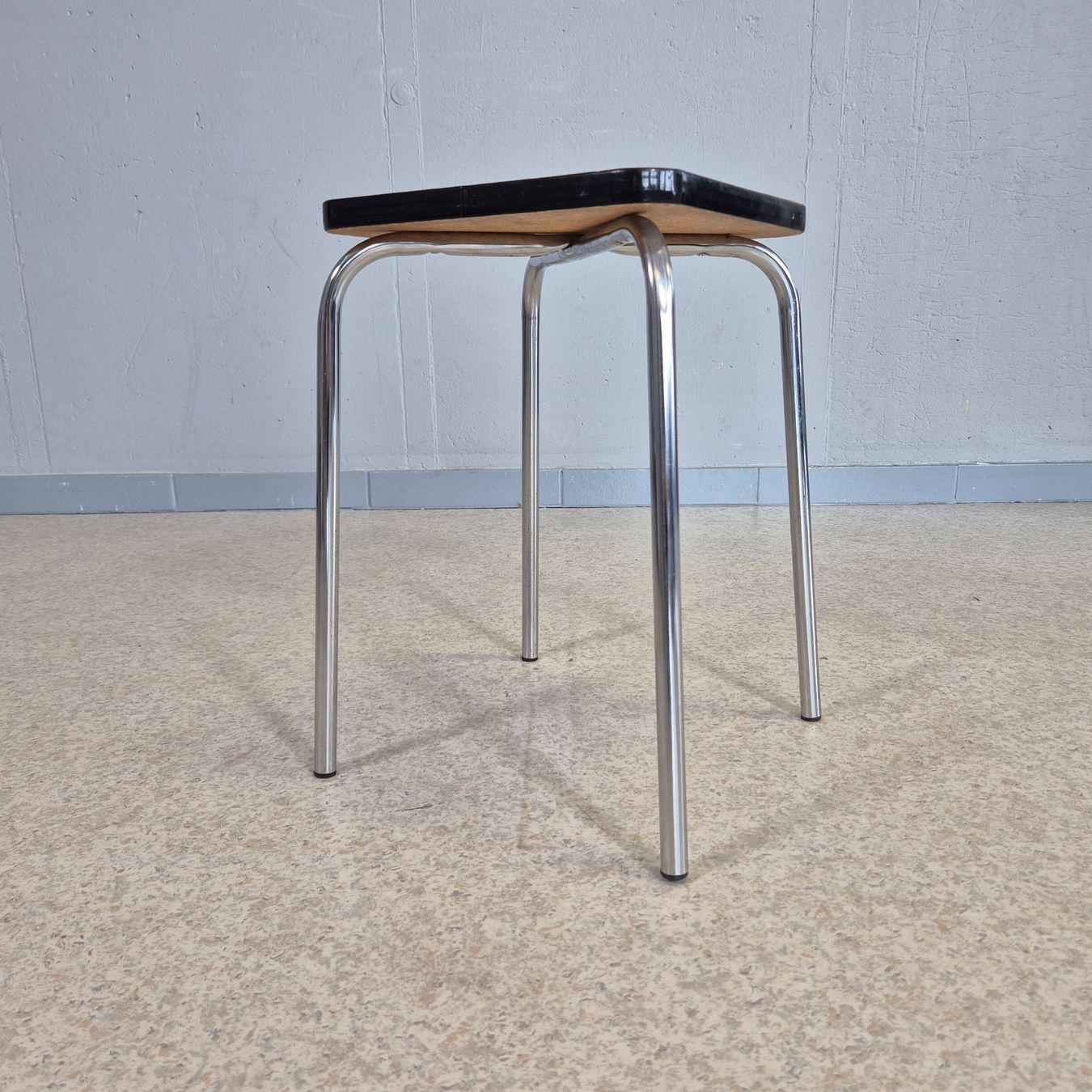 Tabourets: Kelco Hocker Höcker Küchenhocker Tabouret grau – D'occasion à Nottwil par Wondewa-Shop 1