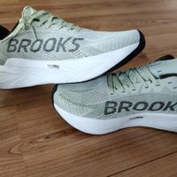 Brooks Hyperion Max Running Shoes Size 44 new