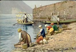 Lavandaie al lago