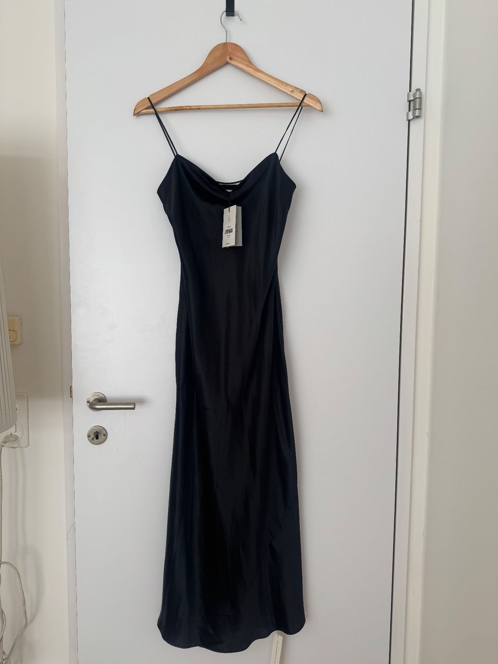 Reformation Vestiti: Reformation Cardi Silk Dress – Nuovo e nell'imballaggio originale da Zürich venduto da g_arboleda