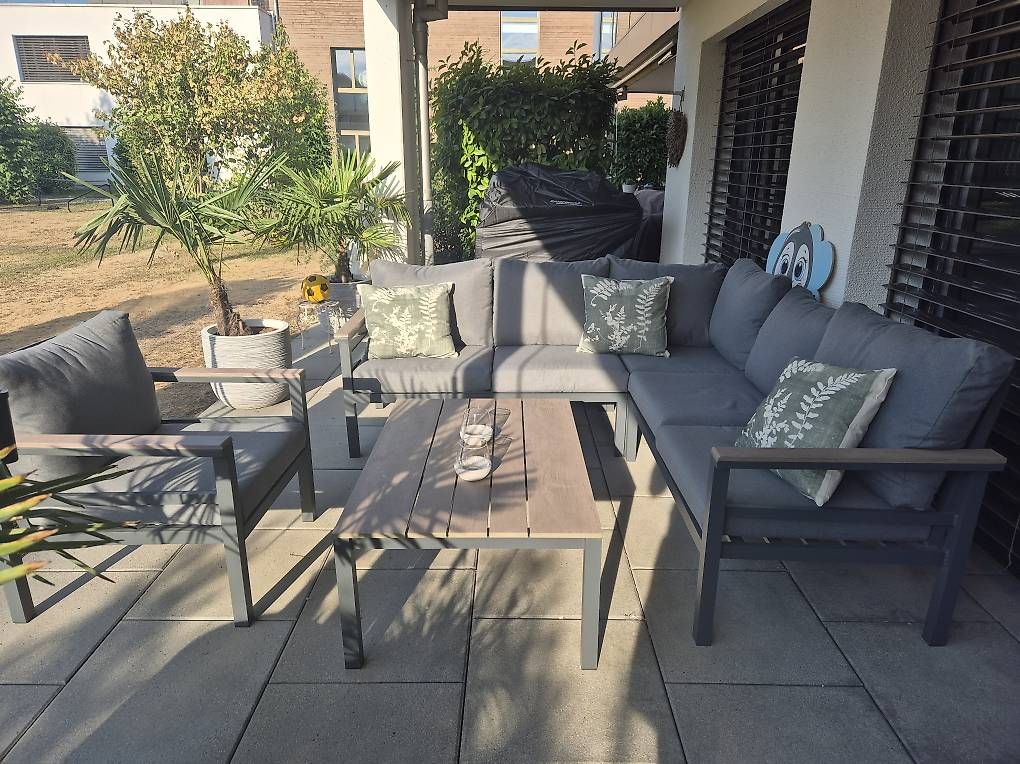 Sofas: Gartenlounge + Tisch – D'occasion à Worben par Ev.Ju93 2