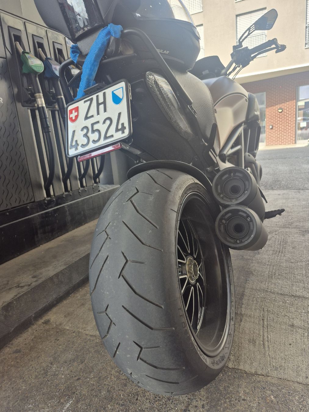 Ducati Route: DUCATI DIAVEL 1200 – D'occasion à Watt par Massycar68 3