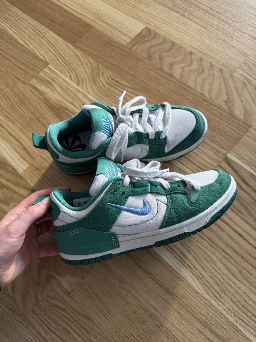 Nike Damenschuhe: Nike Dunk Low Grün Weiss, Grösse 37.5 – Gebraucht aus St. Gallen von Fabiennevogler