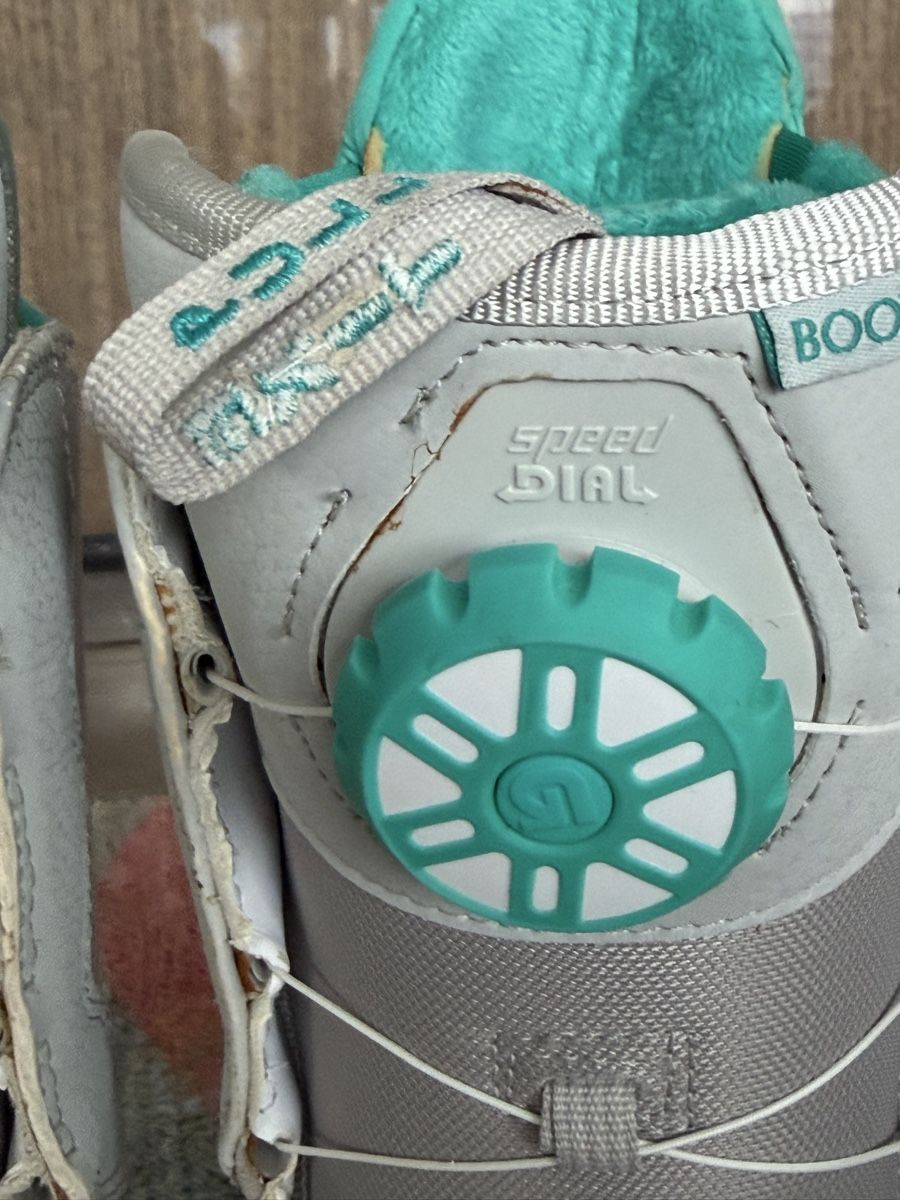 Burton Scarpe da uomo: Burton snowboard boots  – Usato da Lausanne venduto da Loyal_8 7