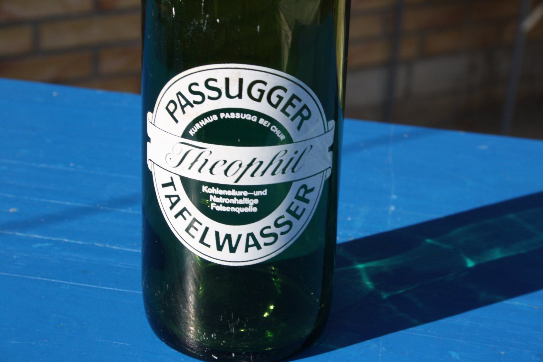 Gläser, Krüge & Flaschen: PASSUGGER BÜGELFLASCHE – Gebraucht aus Wauwil von Pneuedy 2