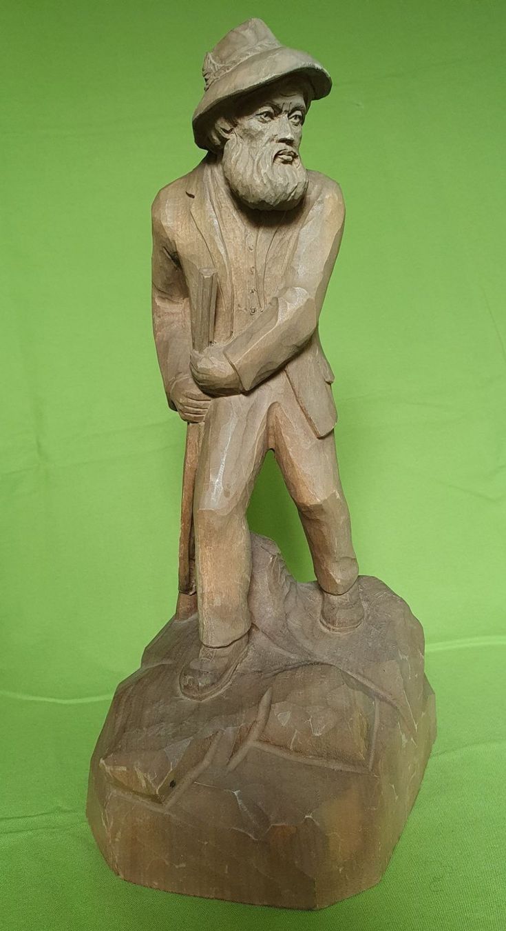 Figuren: Geschnitzte Holzfigur Jäger – Gebraucht aus Steffisburg von chloeisli