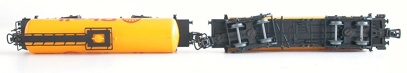 Märklin Modellini di ferrovie: Märklin 2 Kesselwagen der DB Shell Spur H0 – Usato da Oberwil BL venduto da Klang 4