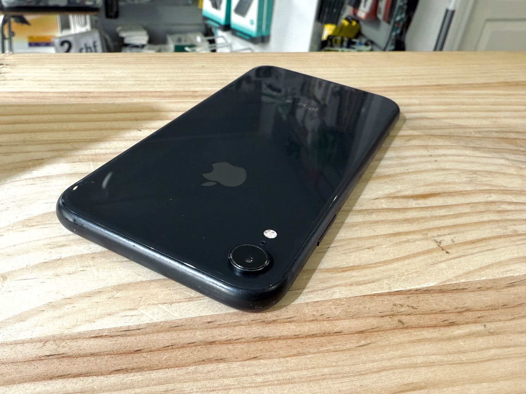 Apple Telefoni cellulari / Smartphones: Châssis complet iPhone XR d'occasion NOIR – Usato da Morges venduto da DA-repa 3
