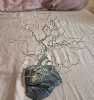 Sculpture d'arbre en fil de fer unique, support en ardoise