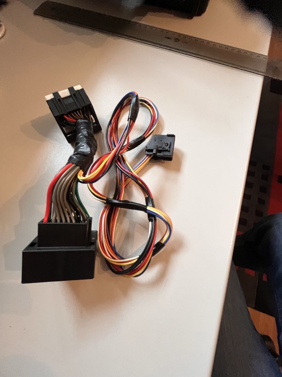 Tutti pezzi di ricambio auto: Audio- / Multimedia-Adapter  – Nuovo e nell'imballaggio originale da Roggwil BE venduto da WULU