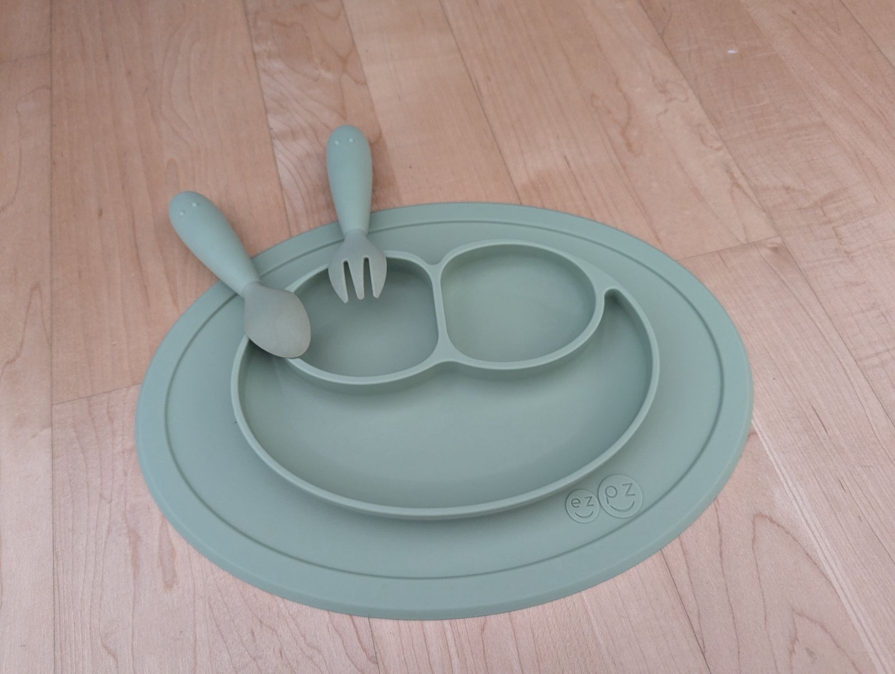 Geschirrsets: ezpz Mini Lernset sage - Geschirrset – Gebraucht aus Uster von petches 2
