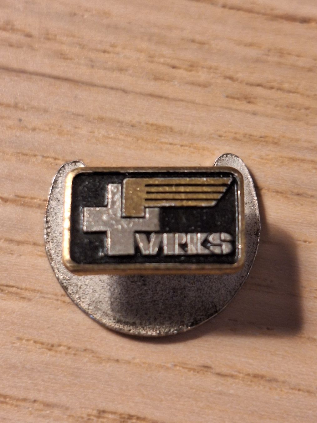 Placchette & Badge: Reversknopf  – Usato da Schaffhausen venduto da RicardoSchaffhausen
