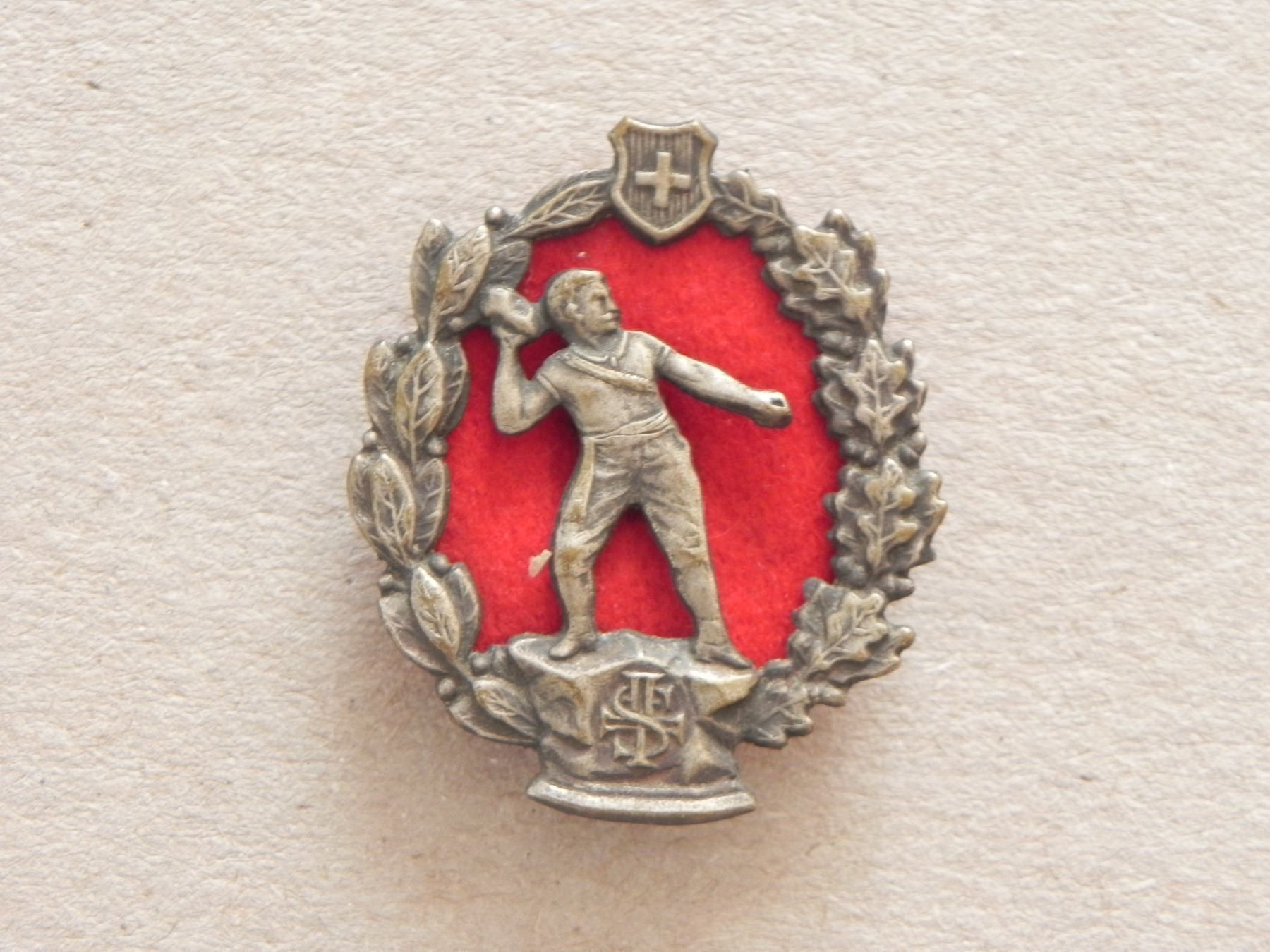 Broches & Aiguilles: Abzeichen Schweiz Steinstossen um 1900 – D'occasion à Siebnen par krimsie