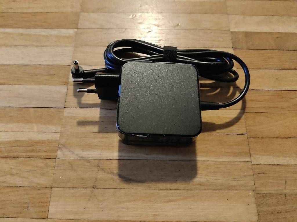 Caricabatterie: Laptop Ladekabel für ASUS – Nuovo (secondo la descrizione) da Zürich venduto da seliiii