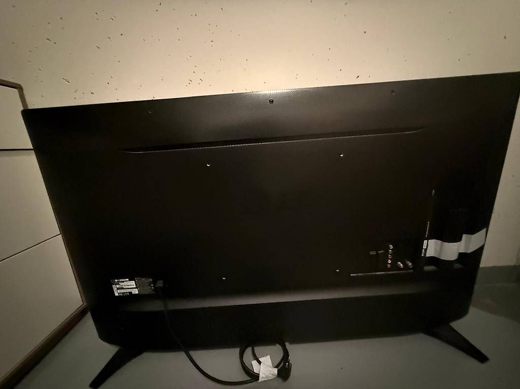 Fernseher: LG Téléviseur 49 pouces – Gebraucht aus Begnins von sil_t5c2 1