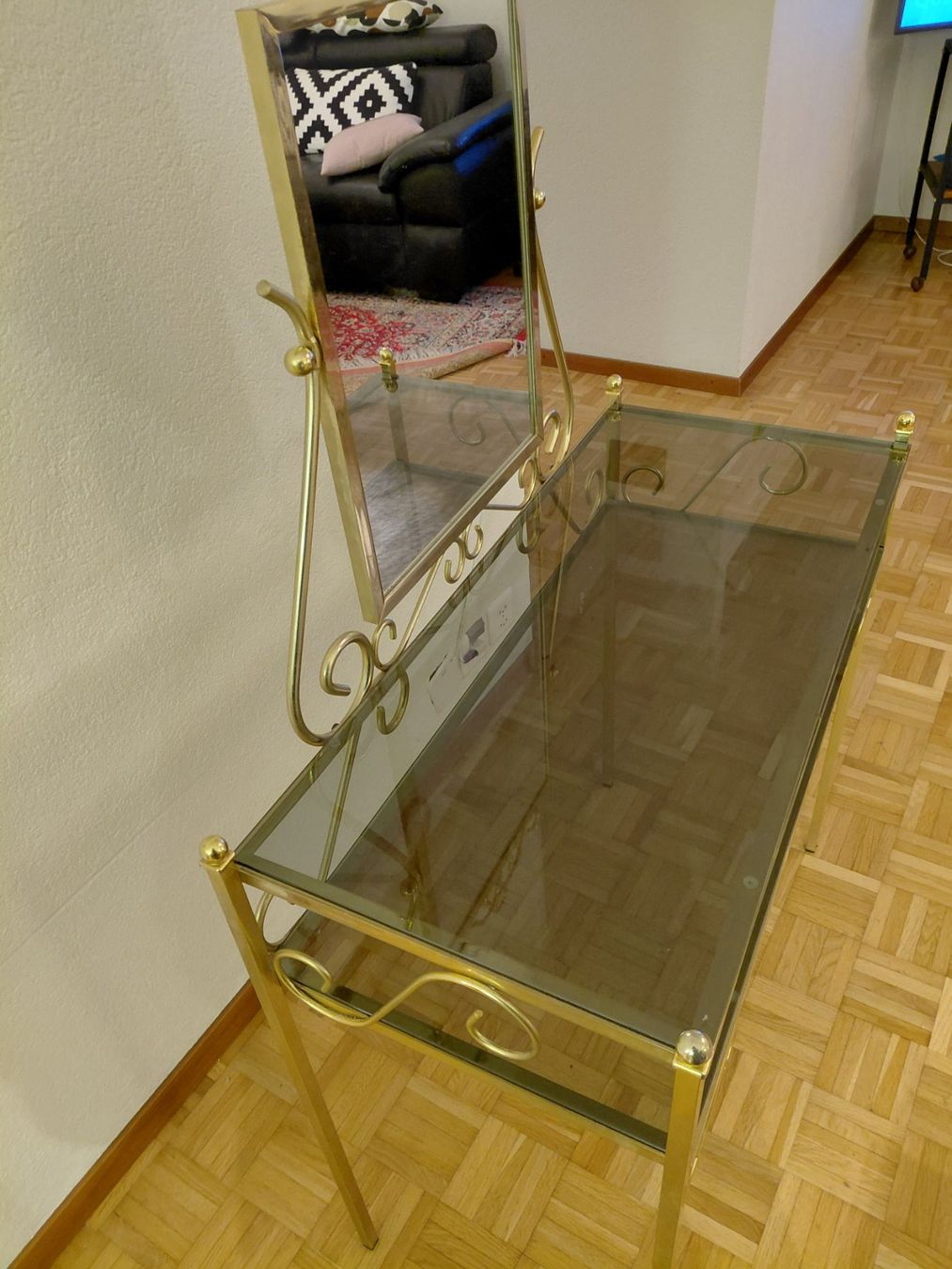 Tavoli da trucco: Coiffeuse en métal doré et verre – Usato da Moutier venduto da and_2XYT 2