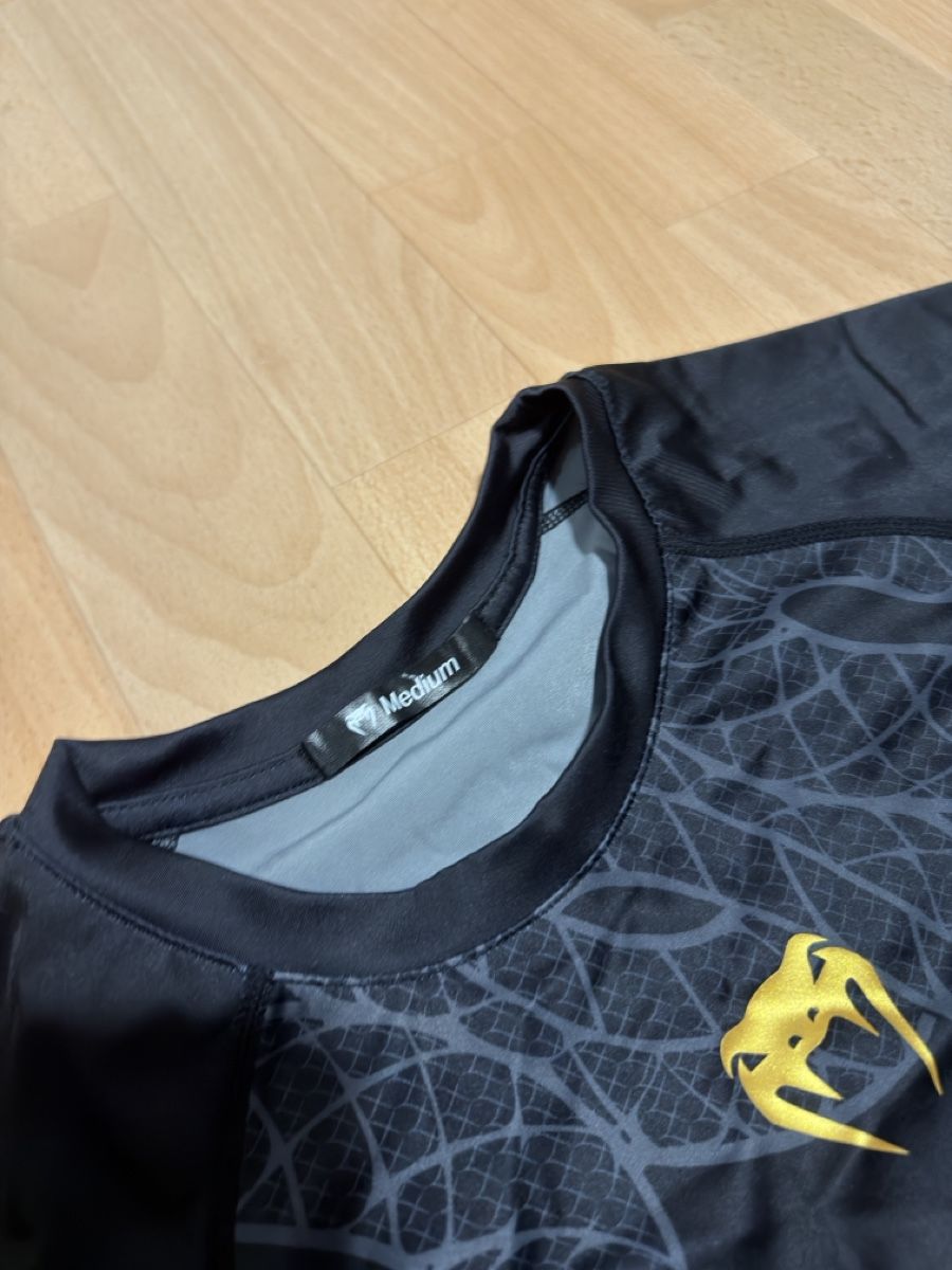 Venum T-shirt: Venum Rashguard  – Nuovo (secondo la descrizione) da Volketswil venduto da 8003 4