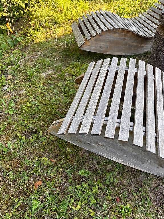 Chaises longues: 2 Holz-Gartenliegen zu verschenken – D'occasion à Muri AG par gabriela.nichini 1
