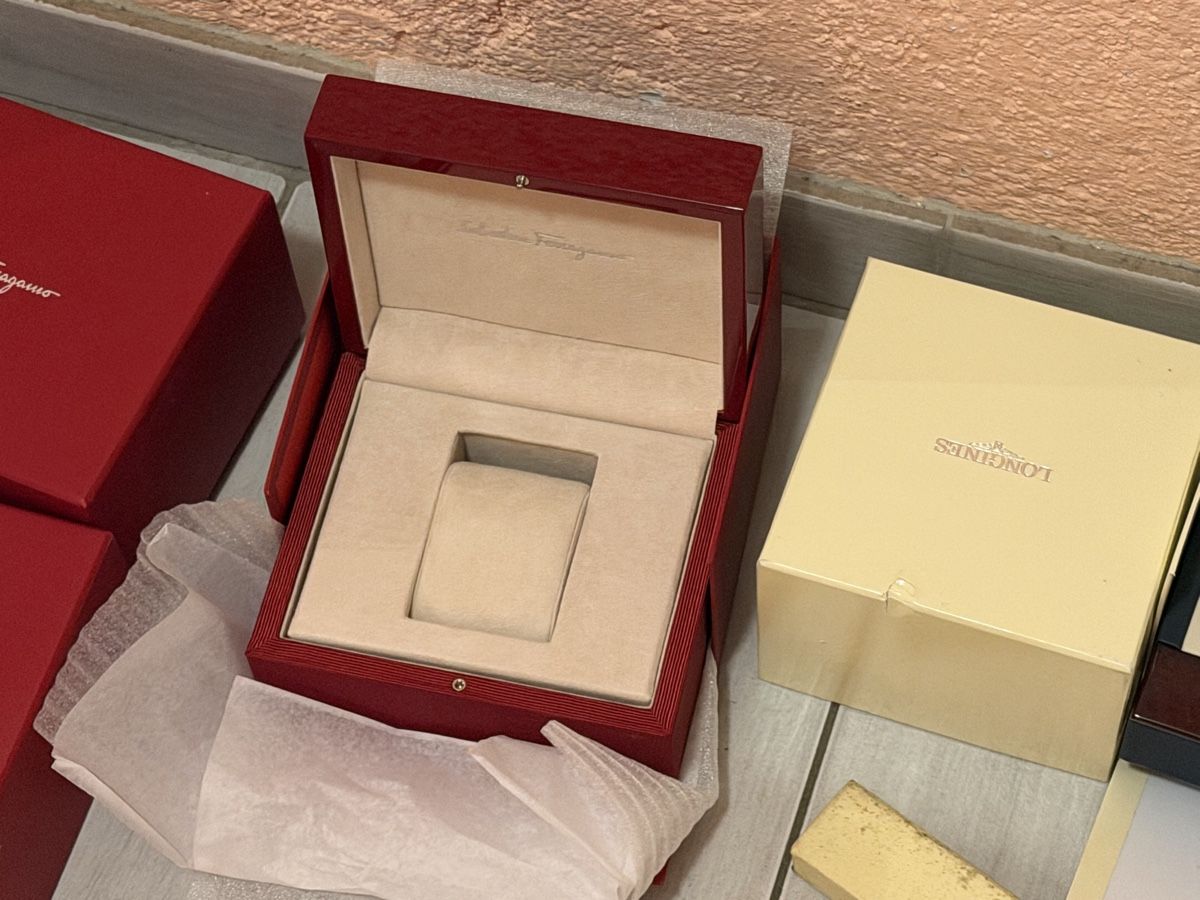 Omega Orologi: Liquidation boîtes à montres OMEGA – Usato da bassecourt venduto da LiN2004 6
