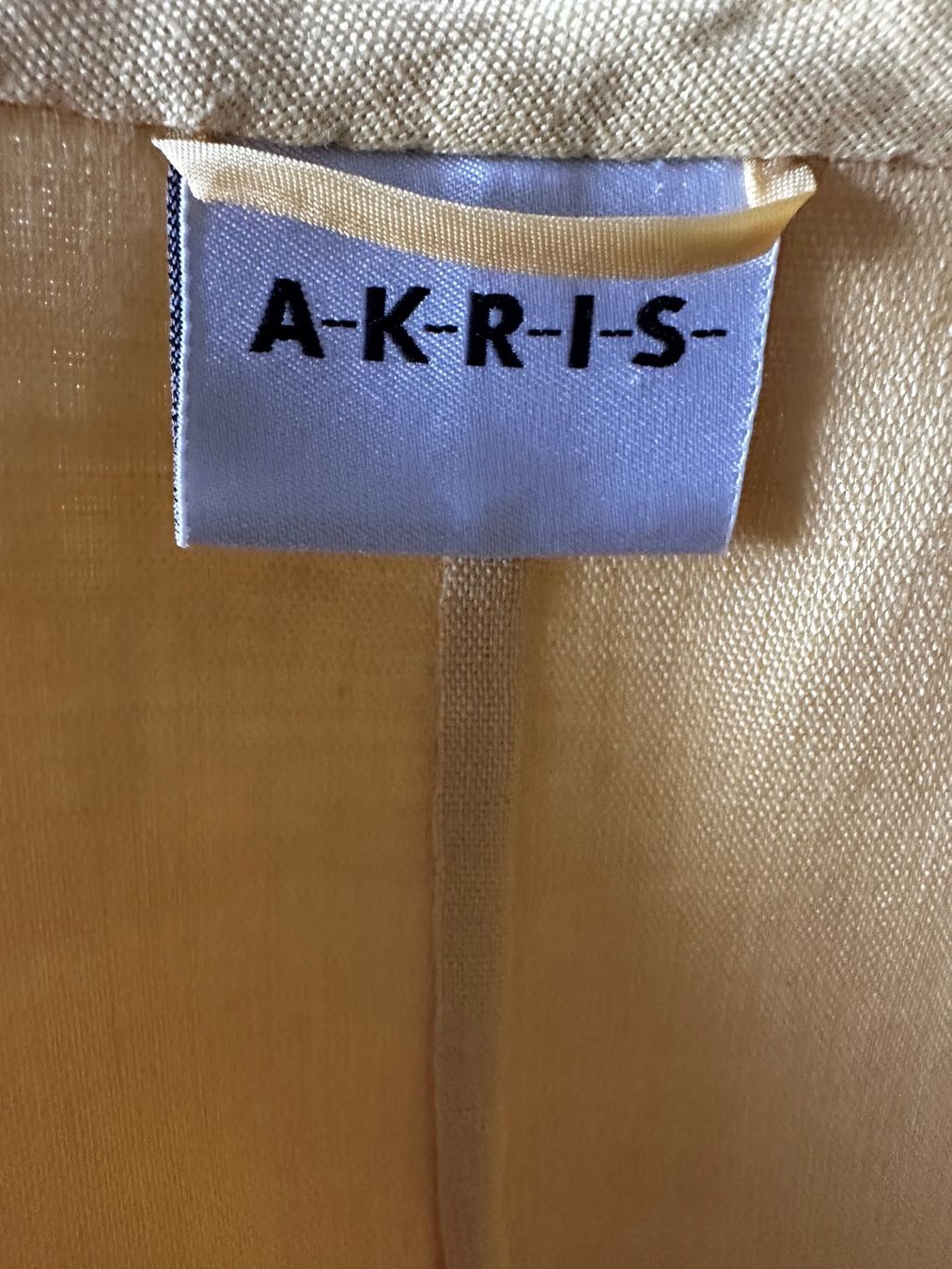 Akris Giacche: AKRIS Kurzarmblazer gelb – Usato da Niederteufen venduto da nana65 2