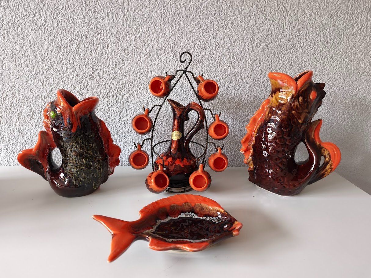Caraffe: Vintage Set Keramik Fische Karaffe mit 8 Bechern Vallauris – Usato da Toffen venduto da Immo-Erben