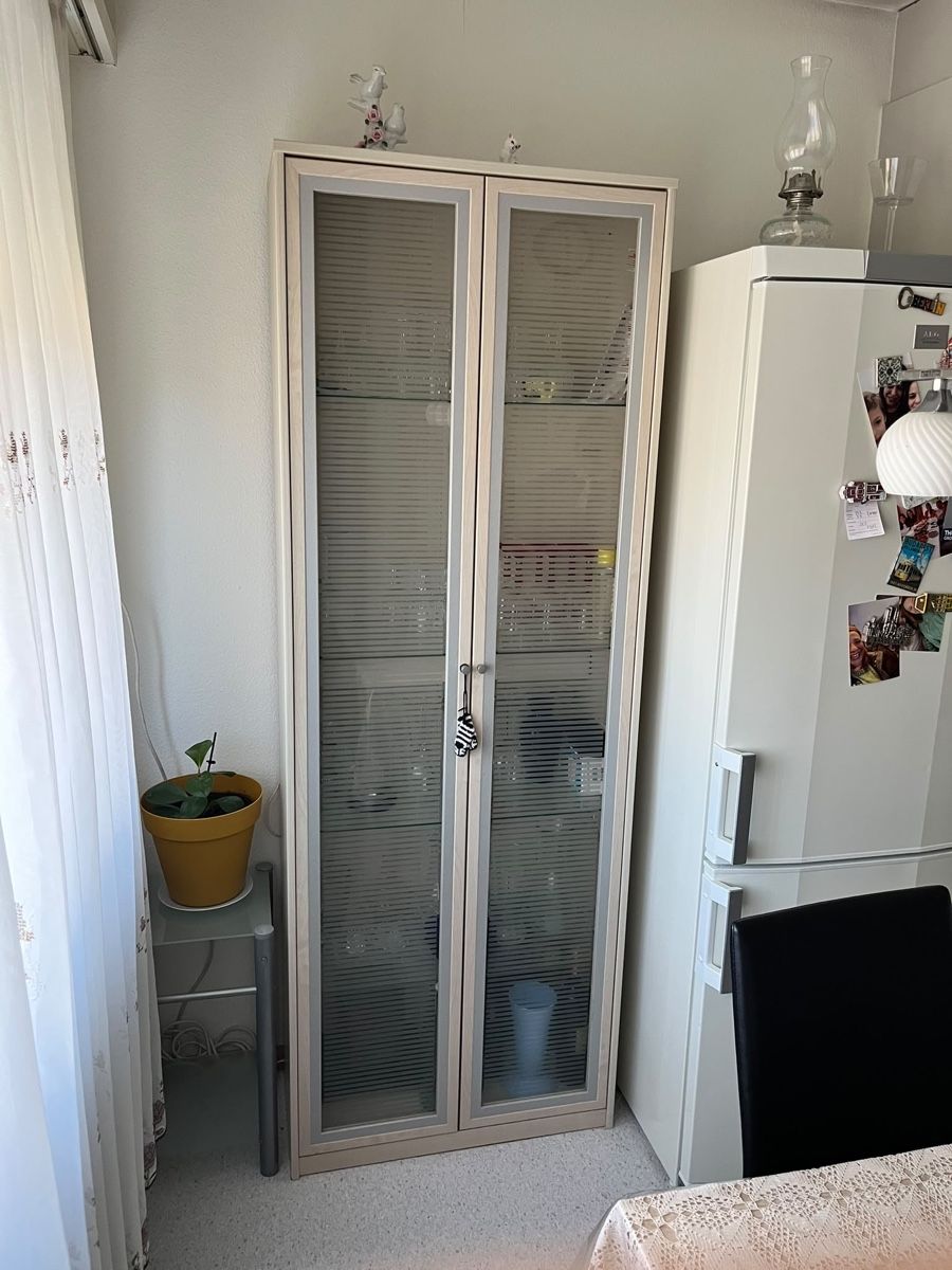 Vitrinen: Vitrine – Gebraucht aus Liestal von yilyet