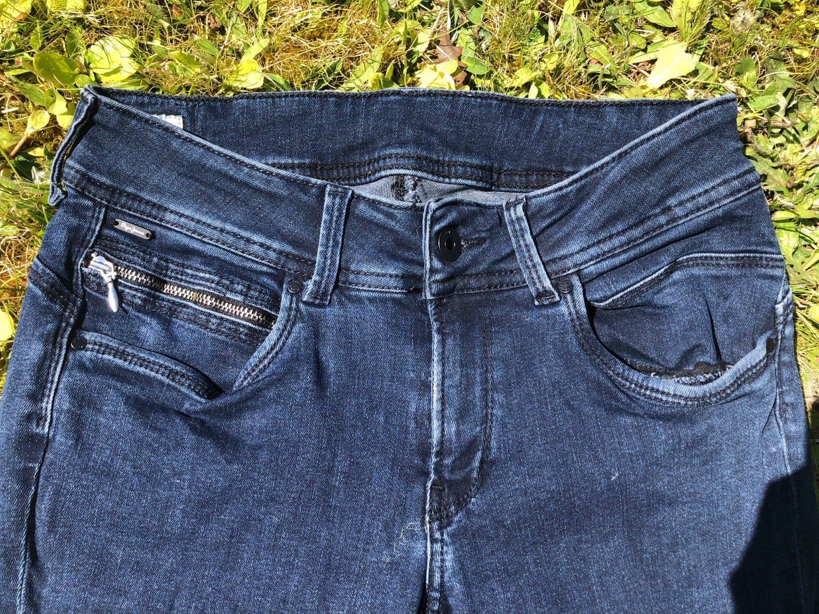 Pepe Jeans Jeans: Dunkelblaue Pepe Jeans – Usato da Wädenswil venduto da Pixie_ 1