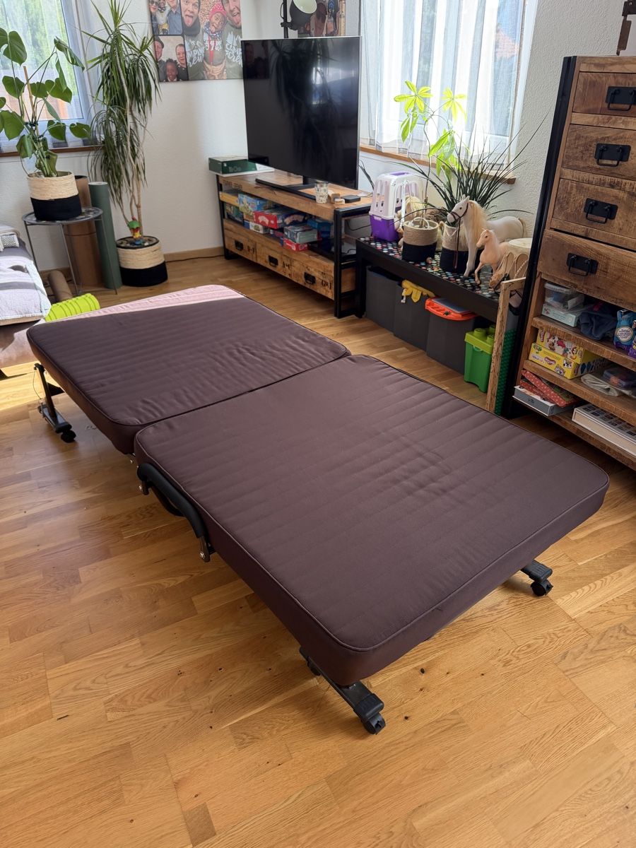 Betten: 2 Klappbare Gästebetten – Gebraucht aus Illnau von Bruesen 2