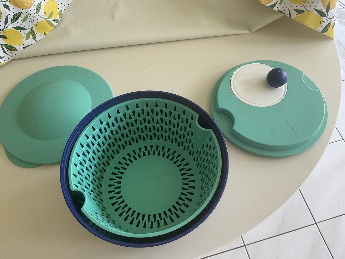 Tupperware Küchengeräte: Tupperware Salat - Schleuder mit Deckel und Sieb gebraucht – Gebraucht aus Naters von seidengut 3