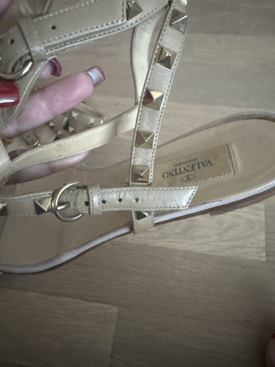 Valentino Scarpe da donna: Valentino Garavani rockstud sandals size38 – Usato da Wettswil venduto da tininha79 1