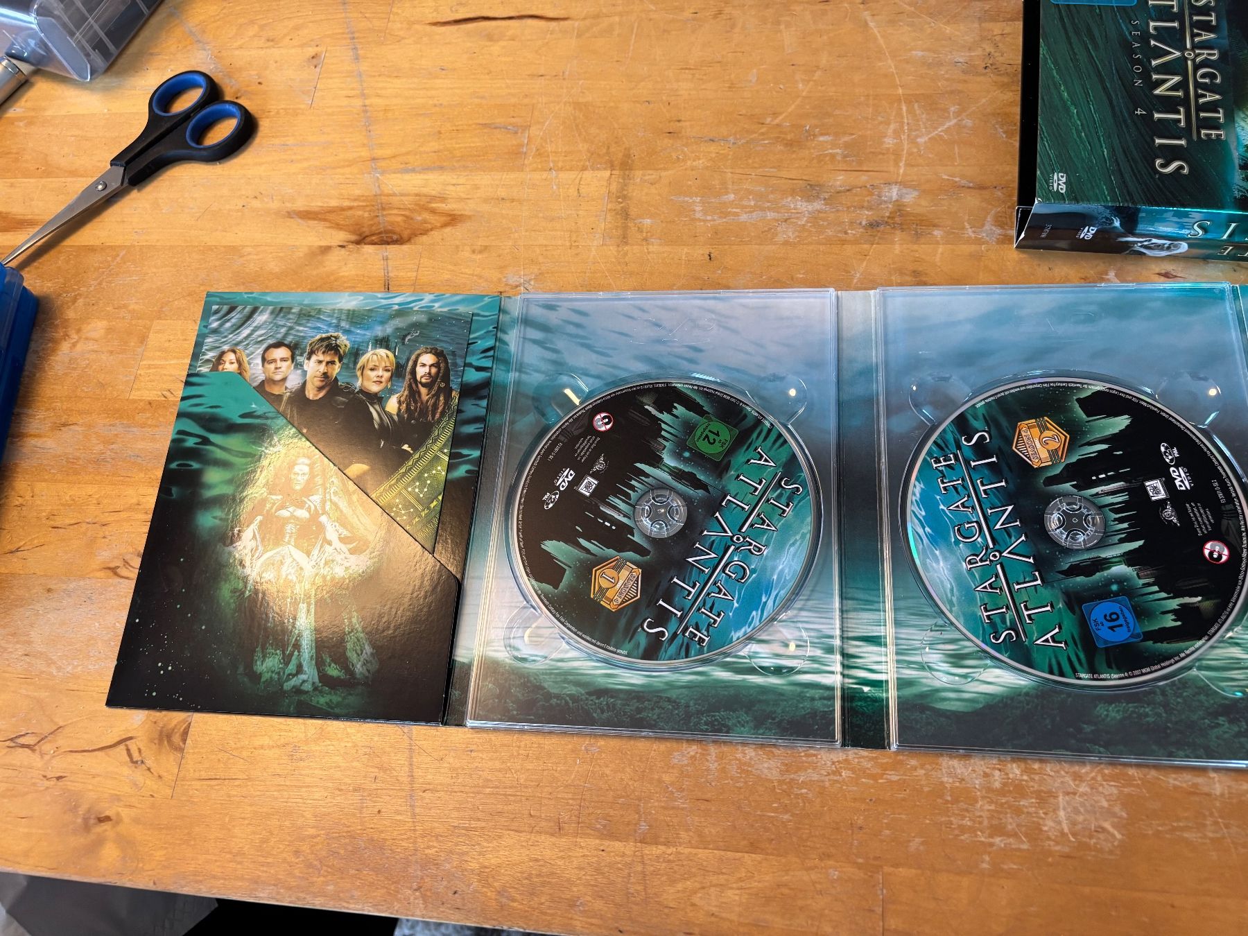 Tutti i DVDs: Stargate Atlantis Staffel 4 DVD Box Set gebraucht DE – Usato da Niederlenz venduto da Isstaa 2