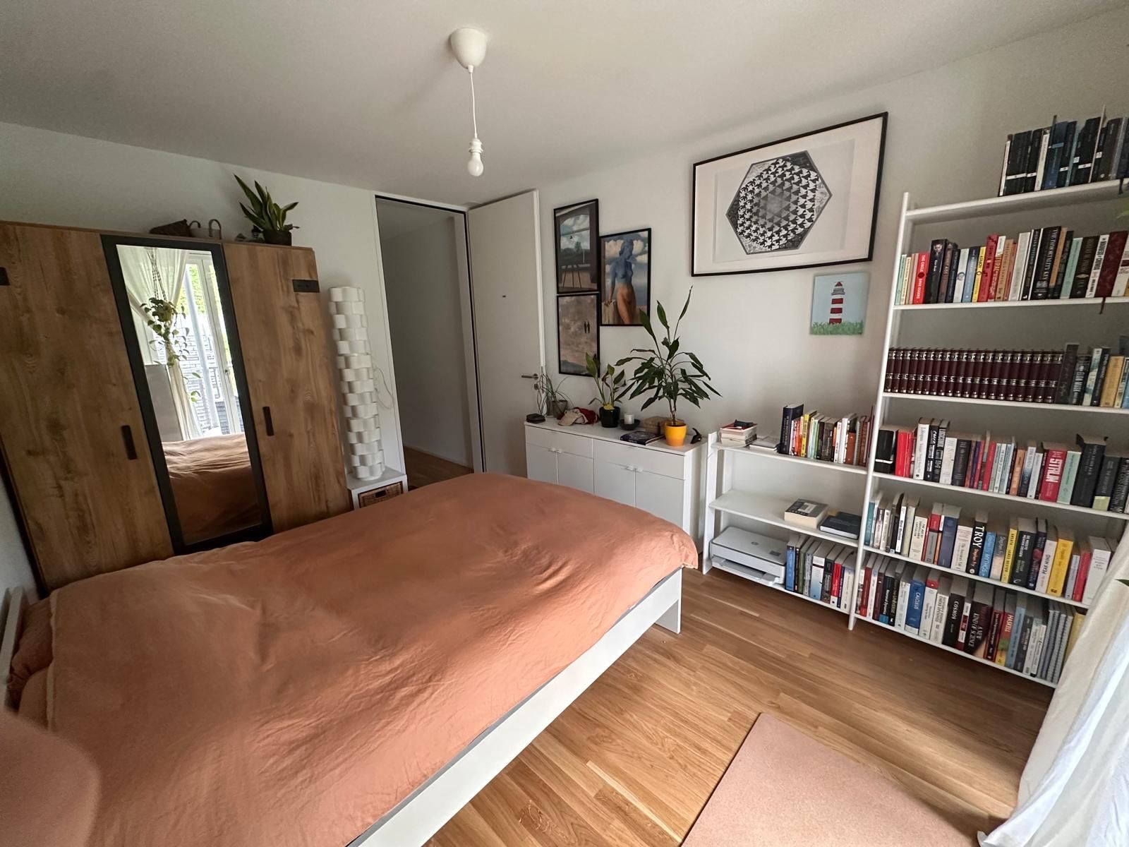Ikea Letti: Ikea MALM 140x200 grey bedframe + 2x bed slates – Usato da Zürich venduto da Sanderdh 1