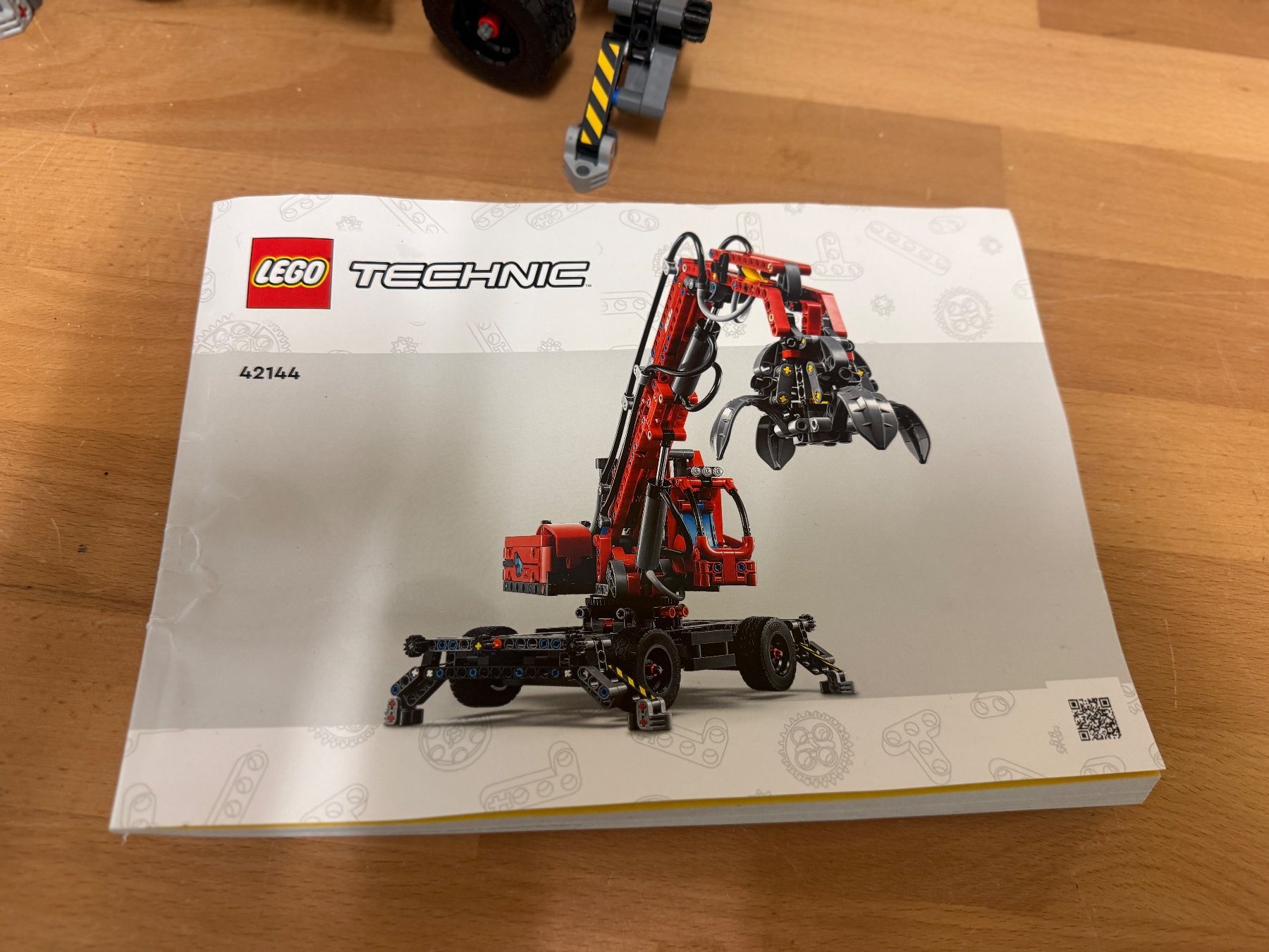 Lego Spielzeuge: Lego Technic Umschlagbagger 42144 – Gebraucht aus Pfeffingen von HausammannFamily 2