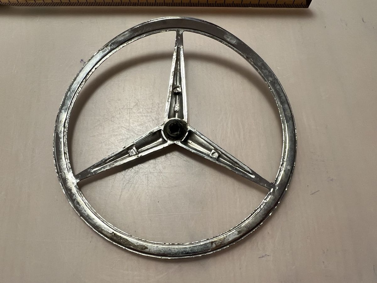 Mercedes-Benz Alle Autoersatzteile: Mercedes Stern Heckdeckel Metall  – Gebraucht aus Sevelen von Ritiplampi 3