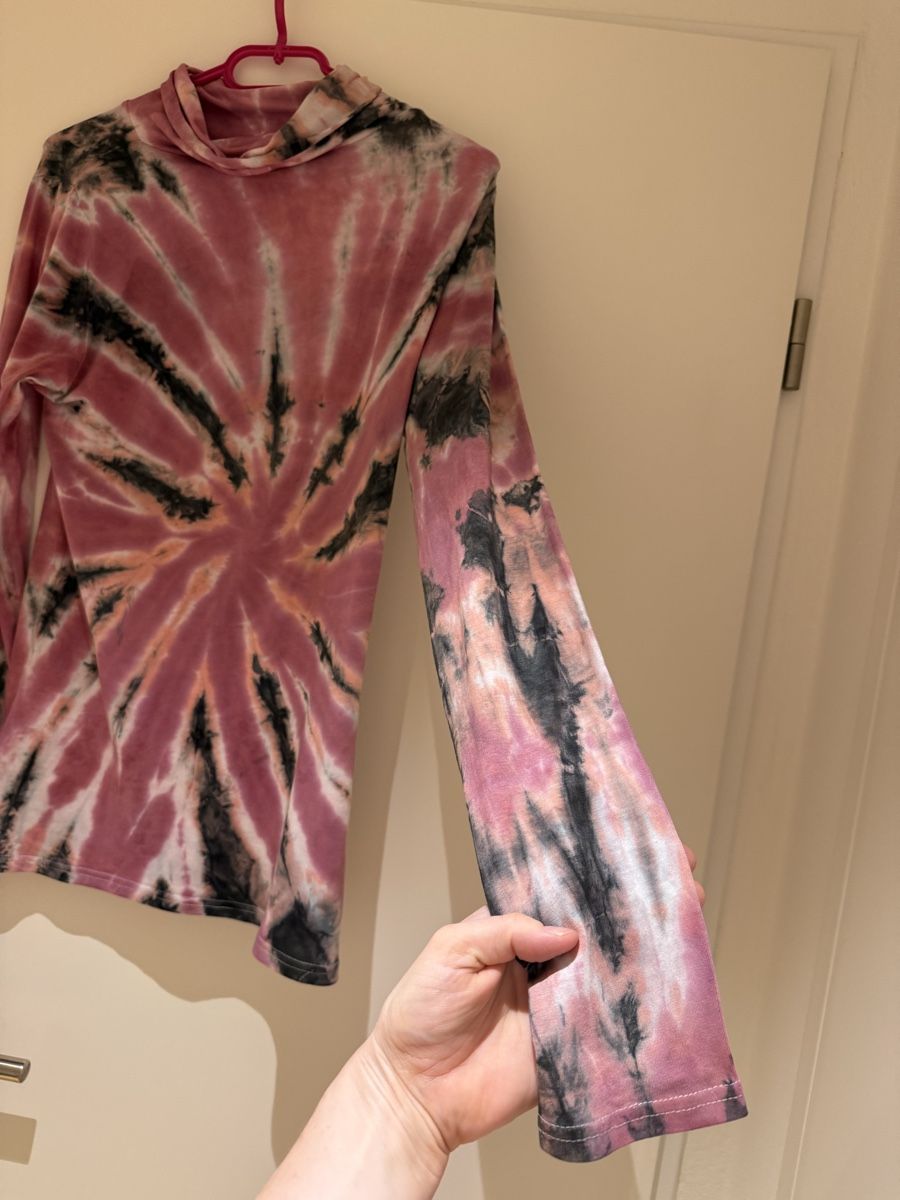 T-shirt: Batik Shirt Rollkragen, Gr.L – Usato da Uster venduto da Flummi 1