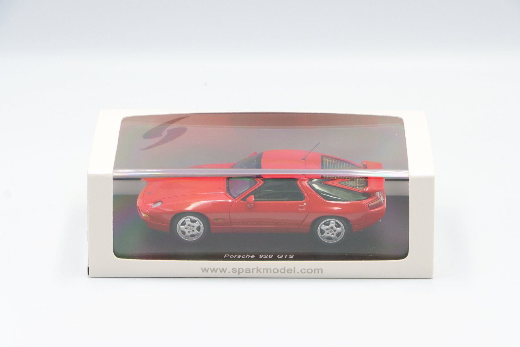 Porsche Modellini d'auto: Porsche 928 GTS 1992 1:43 Spark – Nuovo e nell'imballaggio originale da Bühl b.Aarberg venduto da modelldiecast 1
