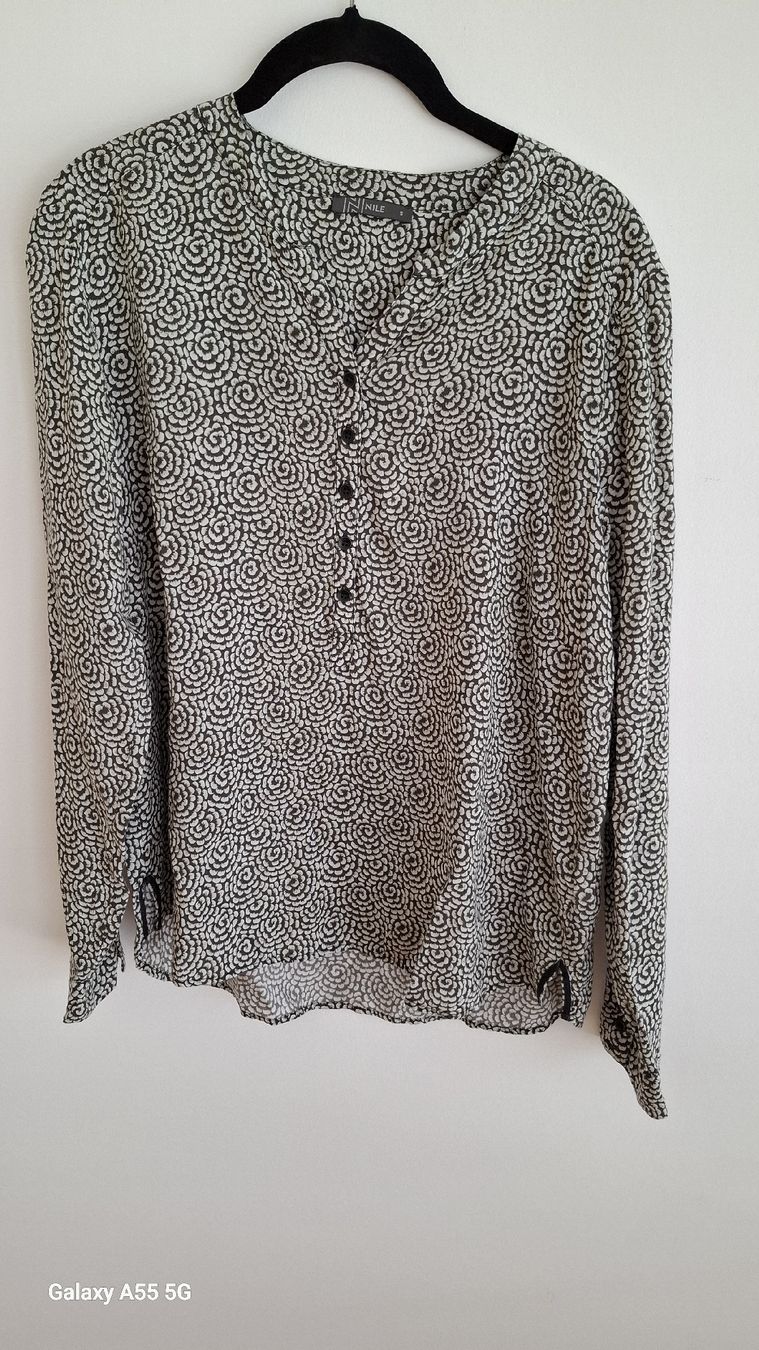 Nile Camicette: Chemisier Nile Taille S - Élégant et confortable! – Usato da Payerne venduto da wardi11