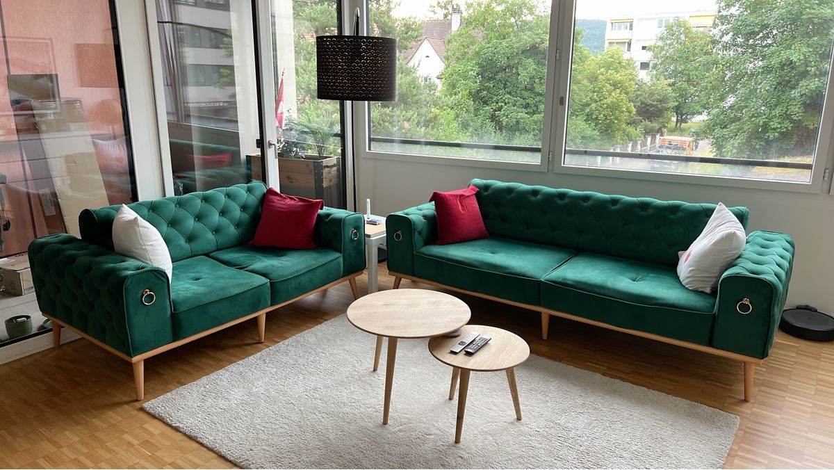 Divani: 2 Sofas Samt Grün Chesterfield Optik  – Usato da Reinach BL venduto da katttta