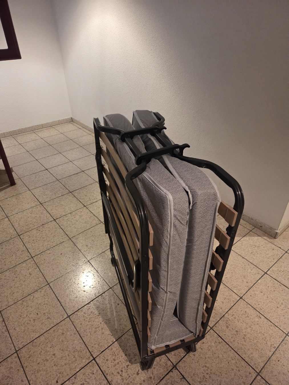 Betten: Klappbett  – Neu (gemäss Beschreibung) aus Pfäffikon SZ von Seeholz 1